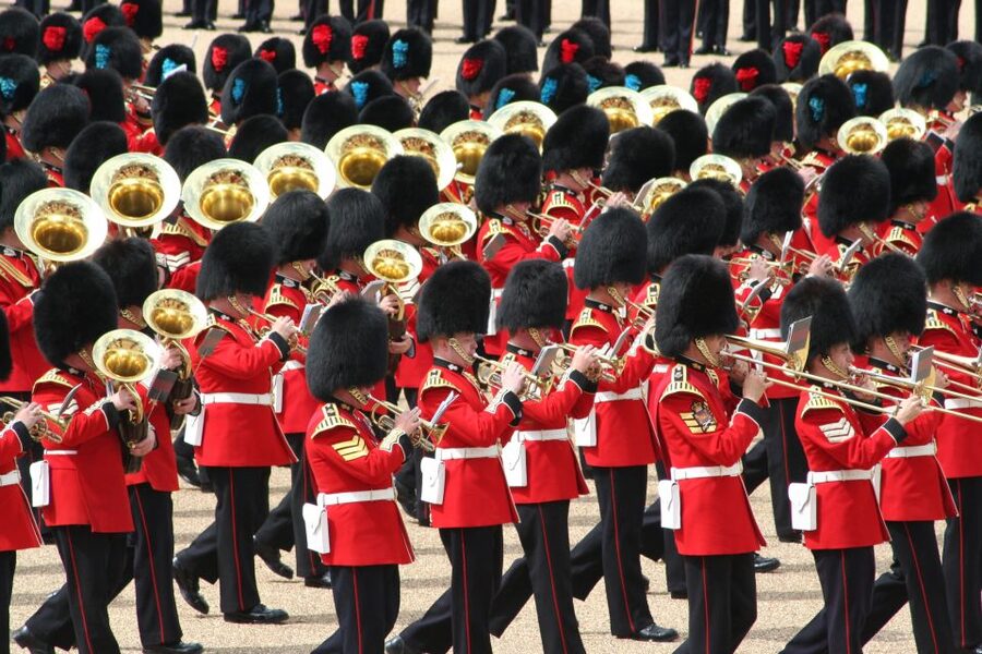 London Changing of the Guard Tour - Front Row 12 guests 2,5h - Horse Guards Parade is the main history lesson