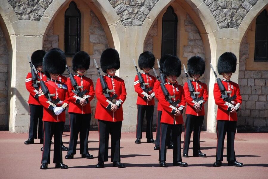 London: Changing of the Guard & Westminster Abbey - Downing Street and the political heart of London