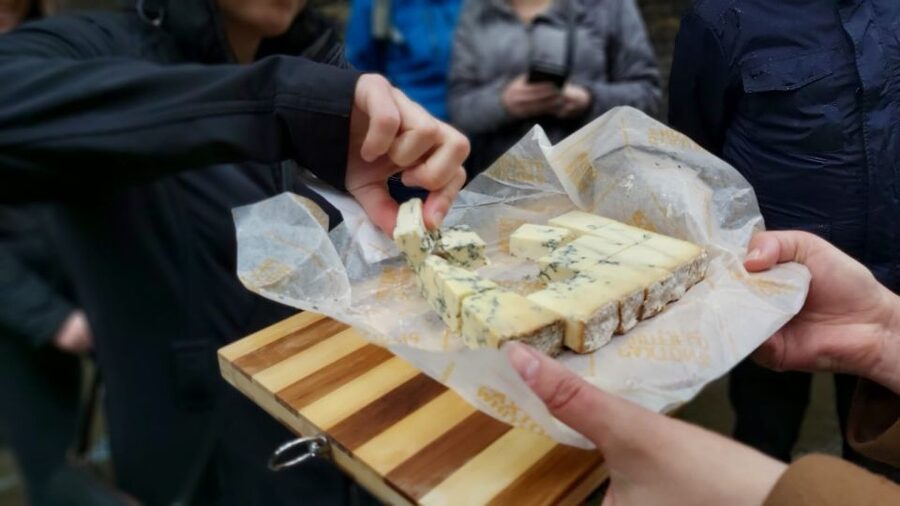 London: Cheese Walking Tour with Tastings - Fortnum & Mason and the serious Stilton stop