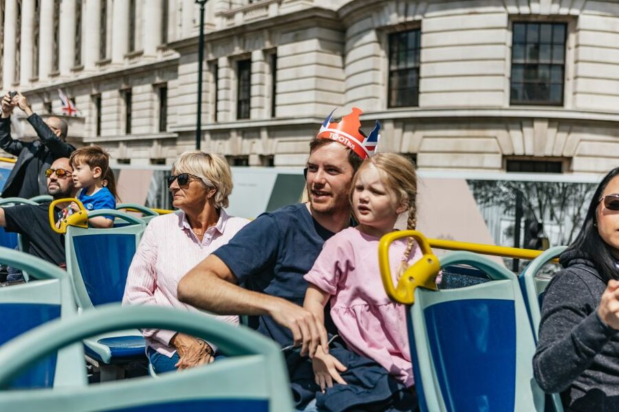 London: Children's Open Top Bus Tour - The Tootbus app is useful after the ride
