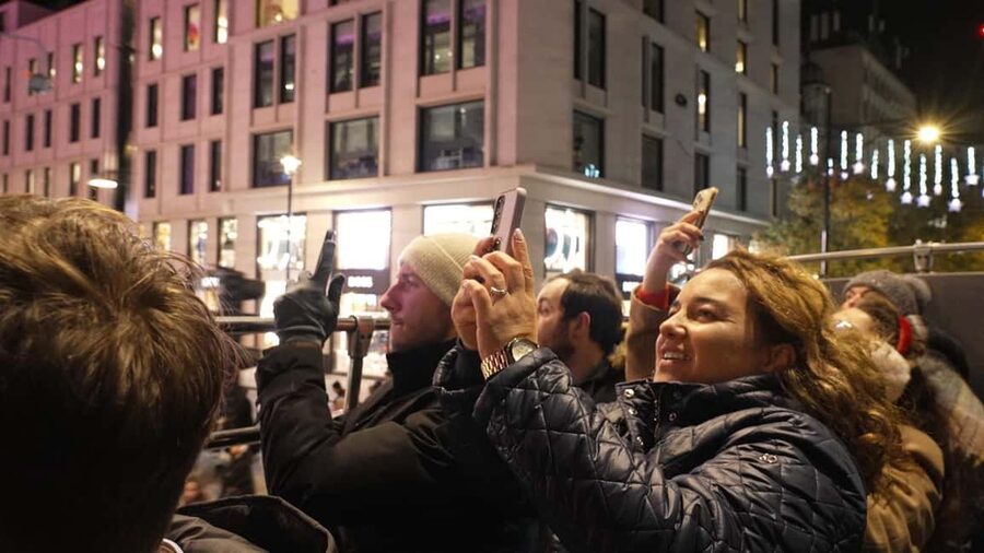 London: Christmas Lights Nighttime Bus Tour with Live Guide - Should you book it?