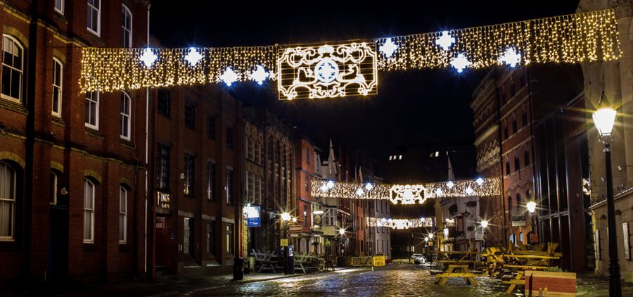 London: Christmas Lights Self Guided Walking Tour - St Martin-in-the-Fields and Leicester Square