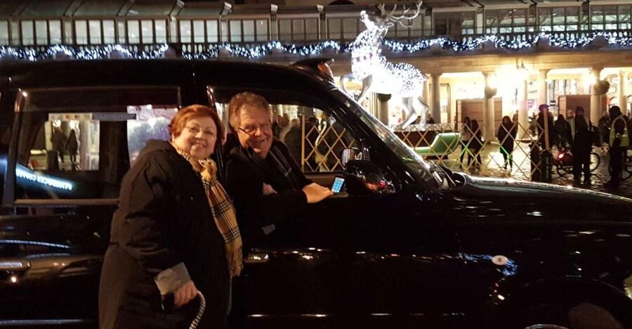 London: Christmas Lights Tour in a Black Cab - London Christmas lights without the street-by-street slog