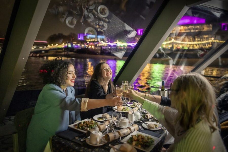 London: Christmas Party Dinner Cruise - Should you book the London Christmas Party Dinner Cruise?