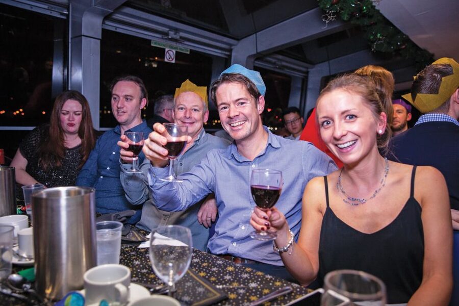 London: Christmas Party Dinner Cruise - When the DJ takes over