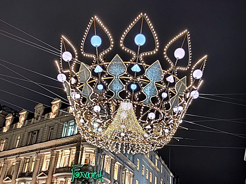 London Christmas Sparkle Walking Tour Small Group - London at Christmas, seen on foot