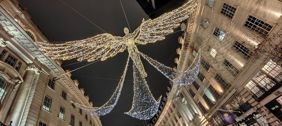 London Christmas Sparkle Walking Tour Small Group - Mayfair and Bond Street: polished lights and costly windows