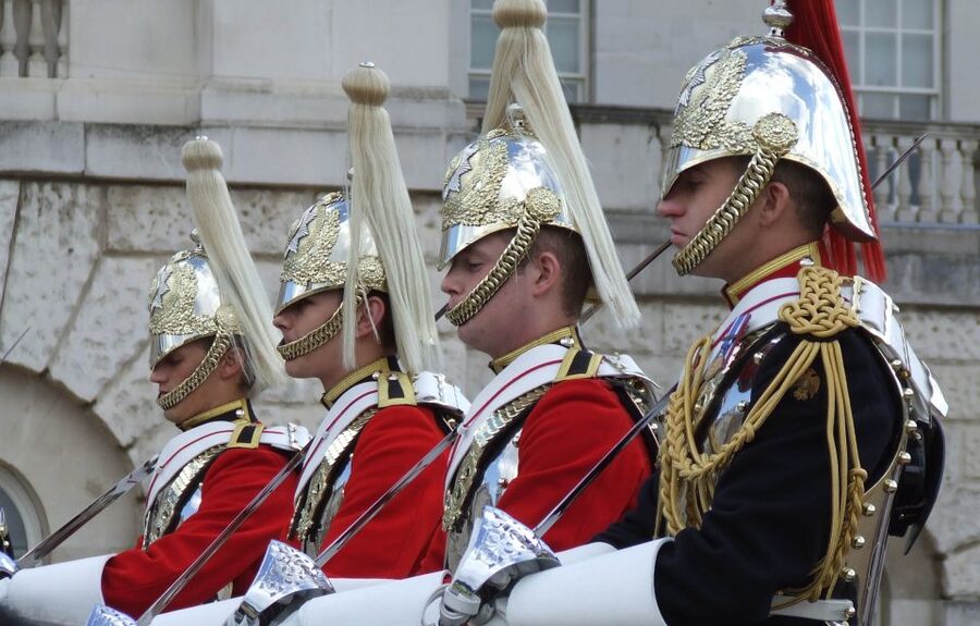 London: City Tour with River Cruise & London Eye - Buckingham Palace and the changing ceremony