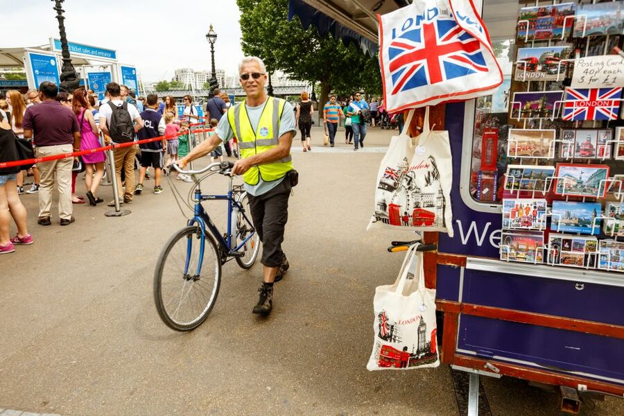 London: Classic Gold 3.5-Hour Bike Tour - Why a bike is a smart way to see central London
