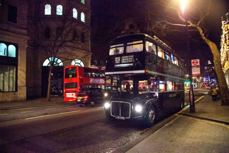 London: Comedy Horror Ghost Tour on a Bus - Fleet Street and the city of grim stories
