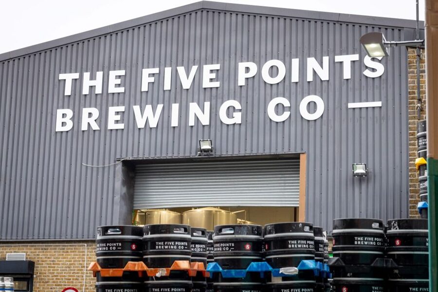 London: Craft Brewery Tour with Tasting of 4 Beers - Arriving at Five Points Taproom in Hackney