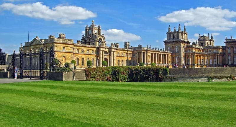 London: Cream Tea at Blenheim Palace & the Cotswolds Tour - Guides, coaches, and the pace of the day