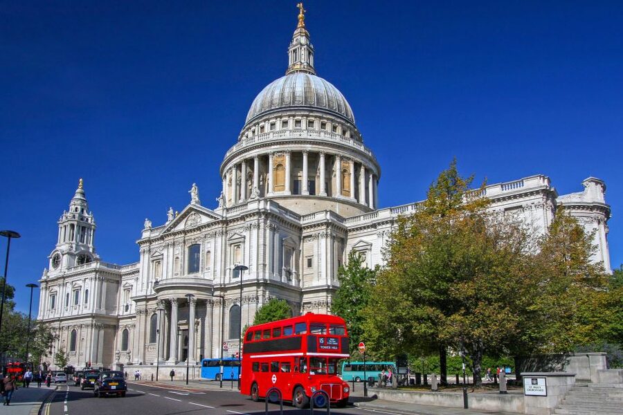 London: Crown Jewels Tour with River Cruise - St. Paul’s Cathedral and the Great Fire