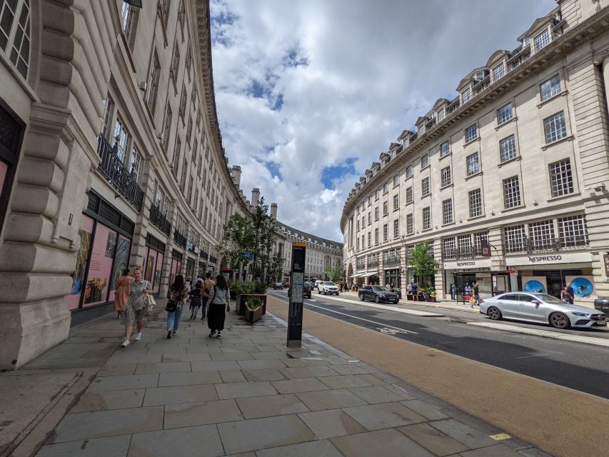 London: Custom Private Tour by Car - Price, group size, and practical value