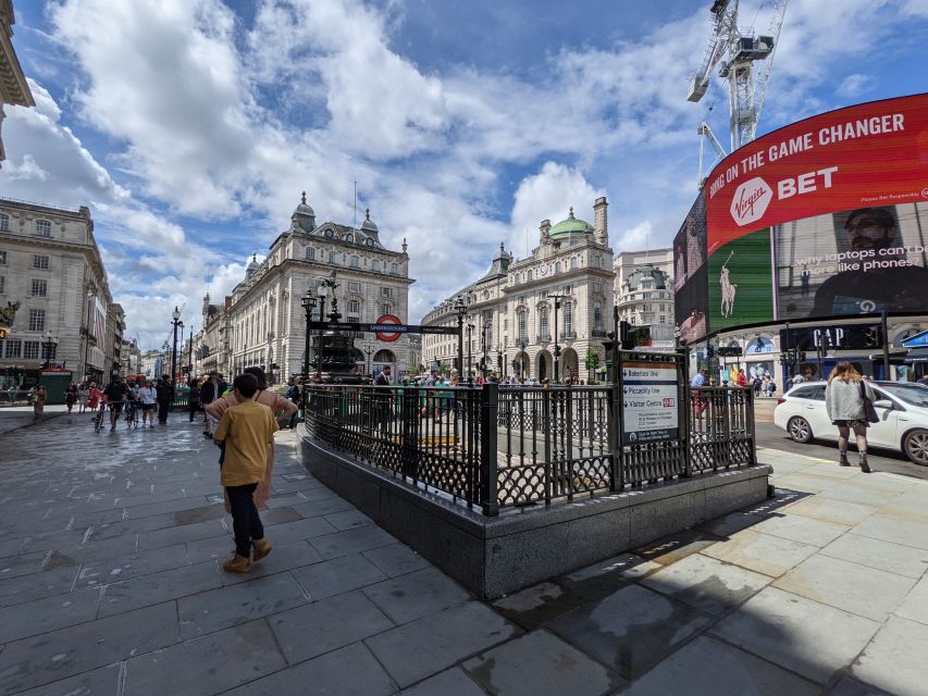 London: Custom Private Tour by Car - Piccadilly Circus, Trafalgar Square, and the West End feel