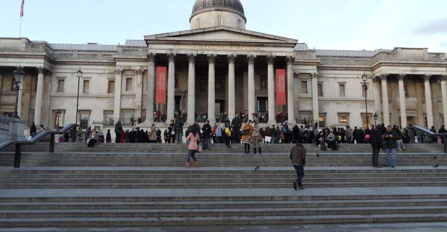 London: Customizable Walking Tour with Private Guide - Buckingham Palace and the balcony that defines royal London