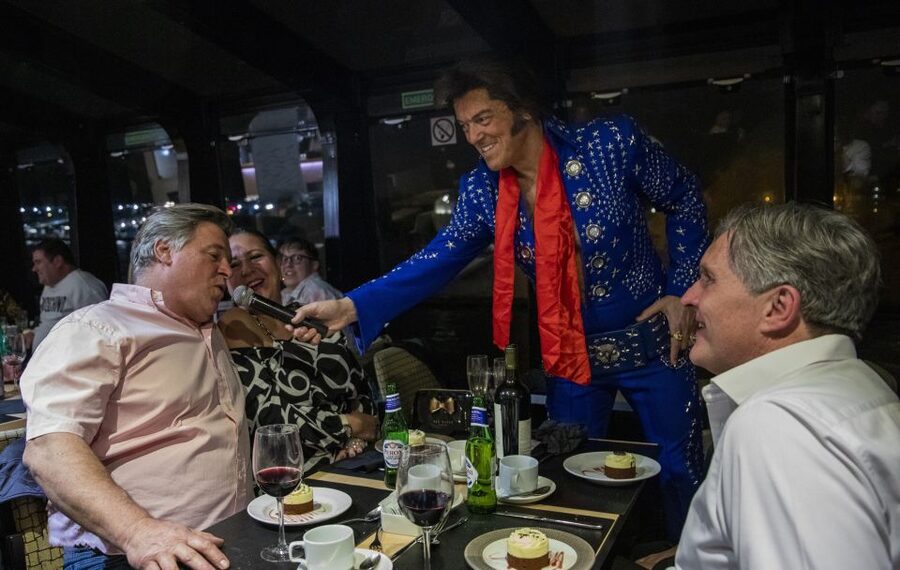 London: Dinner Cruise with Elvis Tribute on the Thames River - A three-course dinner while the boat is moving