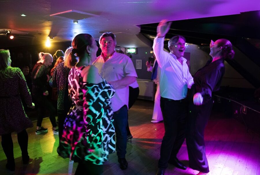 London: Dinner Cruise with Elvis Tribute on the Thames River - Is $123 a fair price?