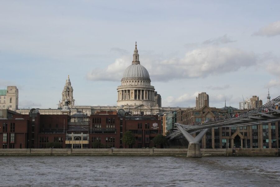 London: Doctor Who Guided Walking Tour - Fan fiction, history, and details hidden in the scripts