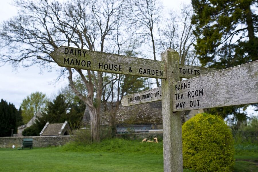 London: Downton Abbey, Cotswolds, and Highclere Castle Tour - Shilton, the quiet village with Bates’s pub