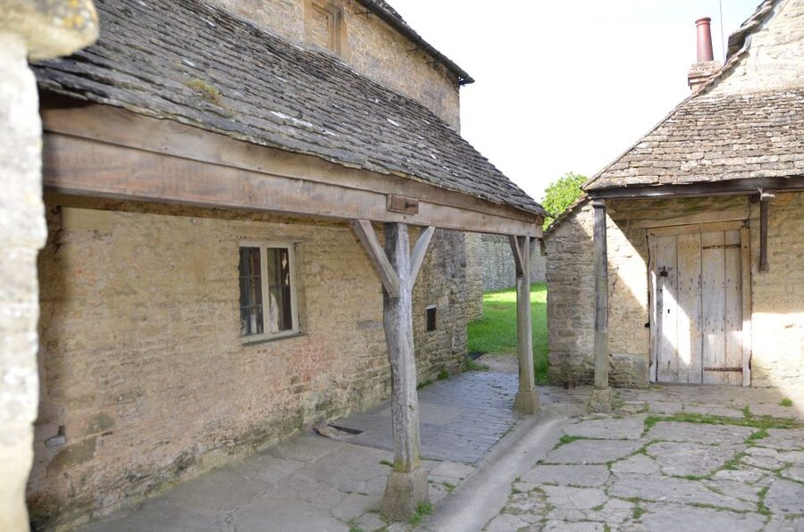 London: Downton Abbey Countryside Black Taxi VIP Tour - What the private taxi adds