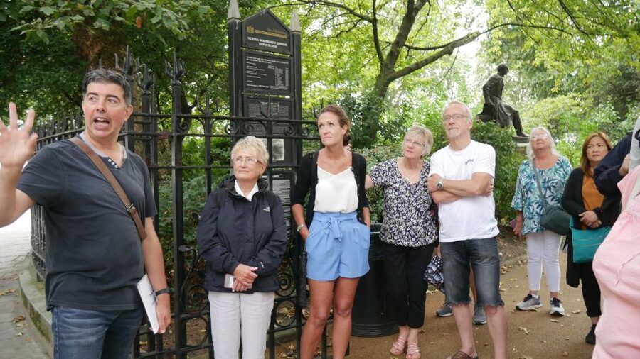 London: Downton Abbey Guided Walking Tour - Behind-the-scenes stories make the walk worthwhile