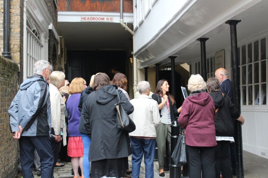 London: Downton Abbey Guided Walking Tour - Branson and Lady Sybil’s confession
