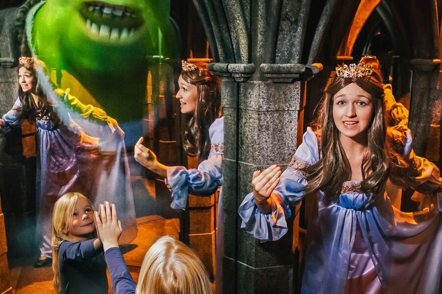 London: DreamWorks Shrek's Adventure Tour - Madagascar, Po, and the Light Fury