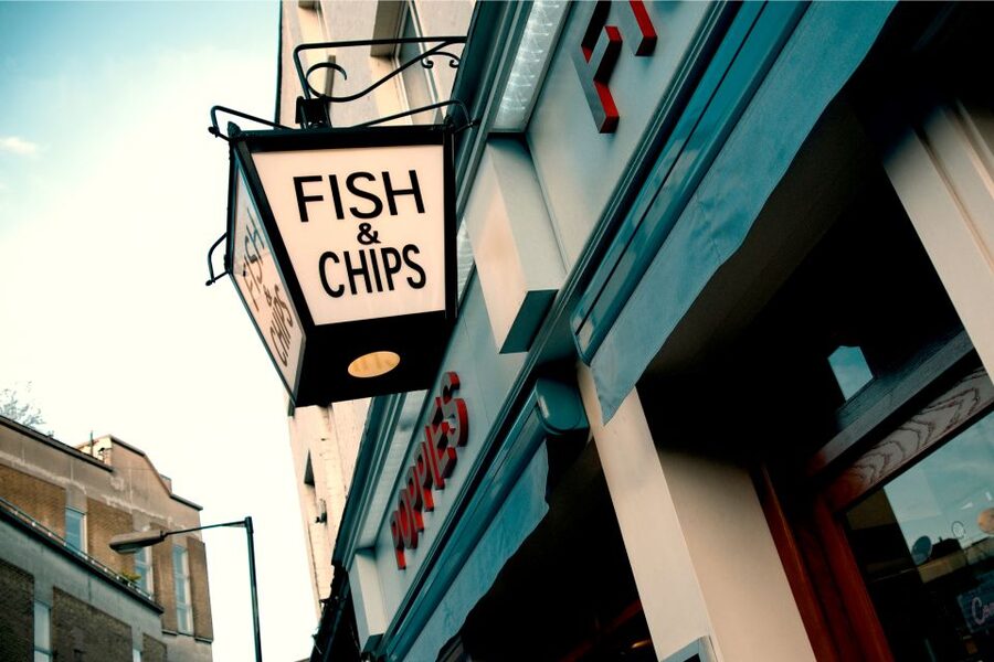 London: East End British Food & Drinks Private Walking Tour - Fish and chips at Poppies on Hanbury Street