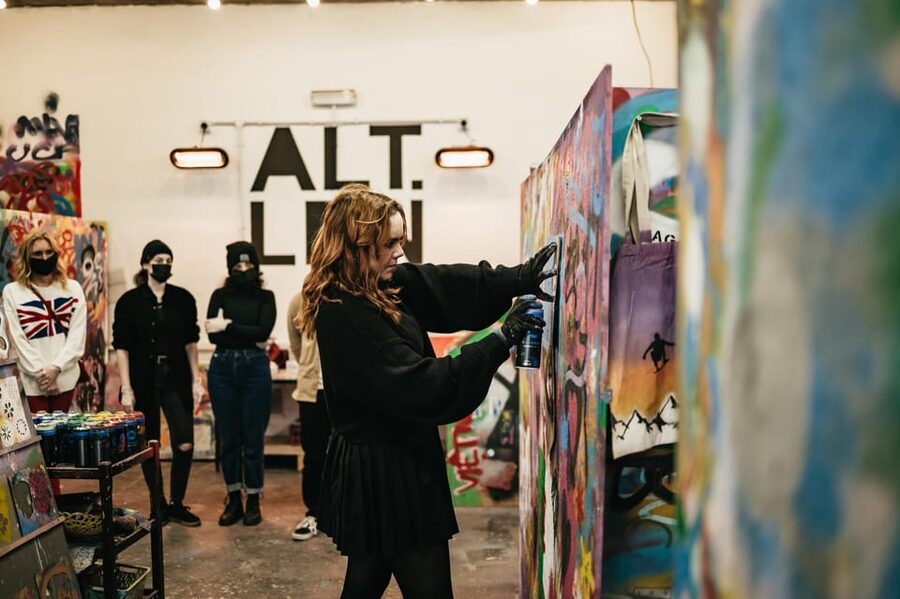 London: East End Street Art Tour and Spray Painting Workshop - A good choice for families and creative beginners