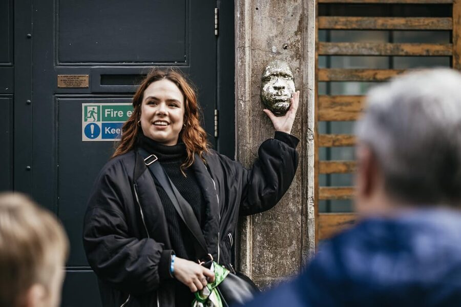 London: East End Street Art Tour and Spray Painting Workshop - Should you book the East End street art tour?