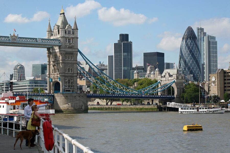 London: East London Town 3.5-Hour Bike Tour - Cable Street and the old East End