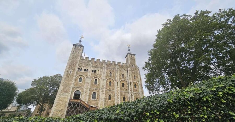 London: Easy Access Tower of London and Crown Jewels Tour - The Crown Jewels and Jewel House