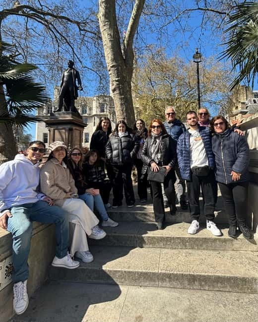 London: Essential Tour and Changing of the Guard, in Spanish - St. James’s Park and a quieter change of pace