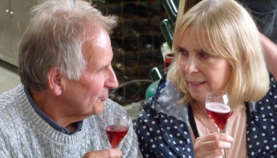 London: Full-Day English Wine Tour with Lunch - Seasonal pub lunch with an English wine