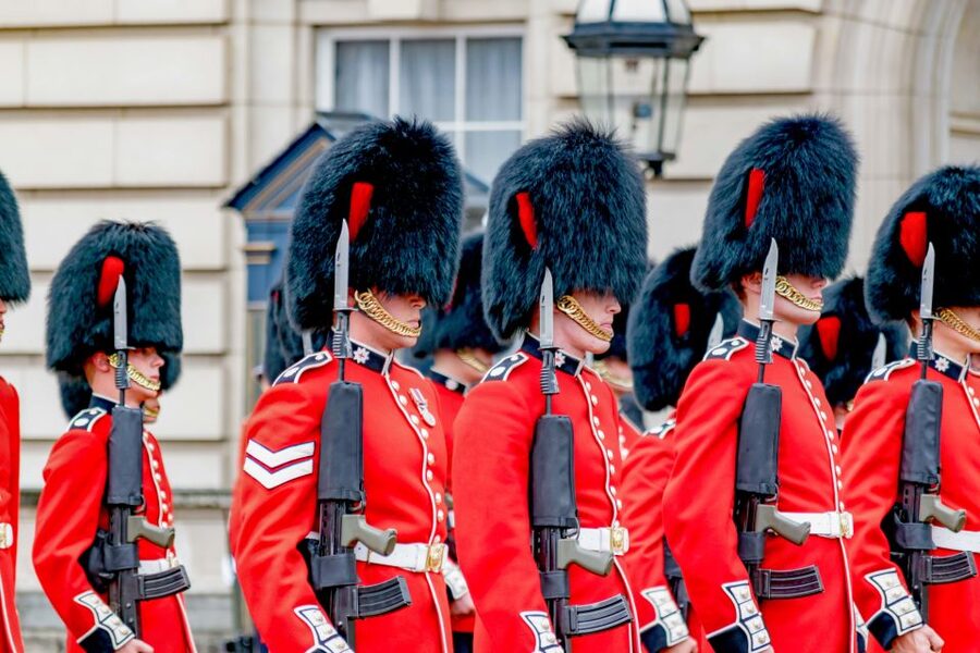 London: Full-Day Sightseeing Bus Tour with River Cruise - Who will get the most from this day?