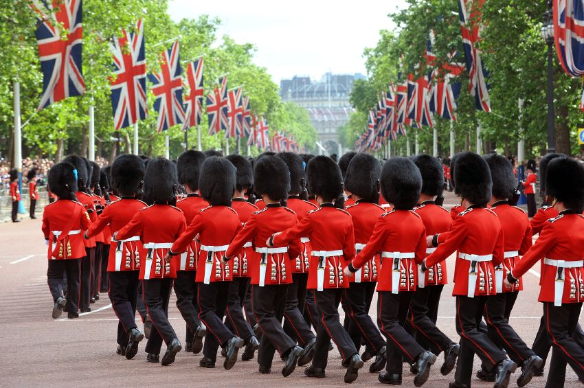 London Full-Day Tour by Black Cab - Royal London at Buckingham Palace