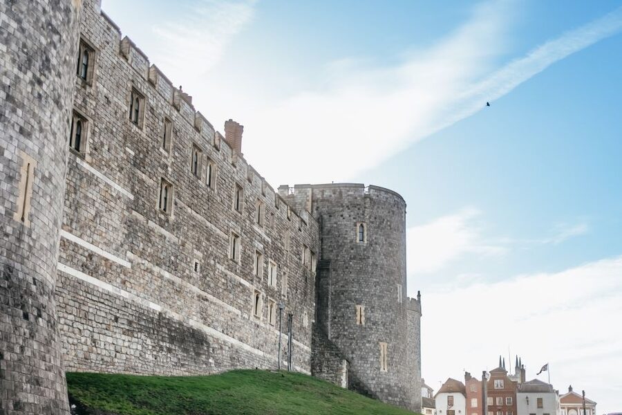 London: Full-Day Windsor, Stonehenge, and Oxford Tour - Who should book this tour?