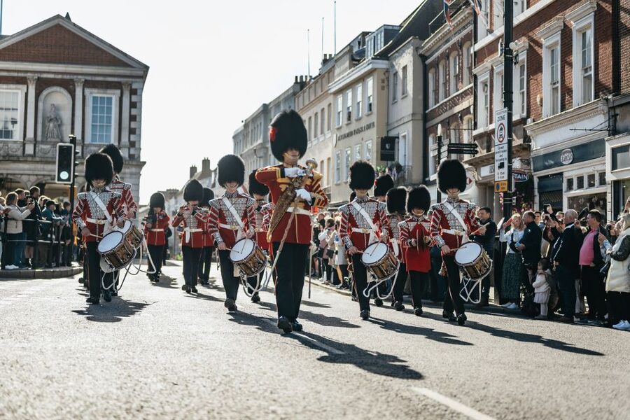 London: Full-Day Windsor, Stonehenge, and Oxford Tour - Should you book the Windsor, Stonehenge, and Oxford day trip?