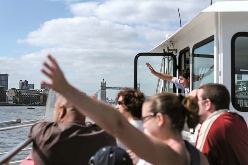 London: Fully Flexible River Thames Sightseeing Pass - The live commentary is the main attraction