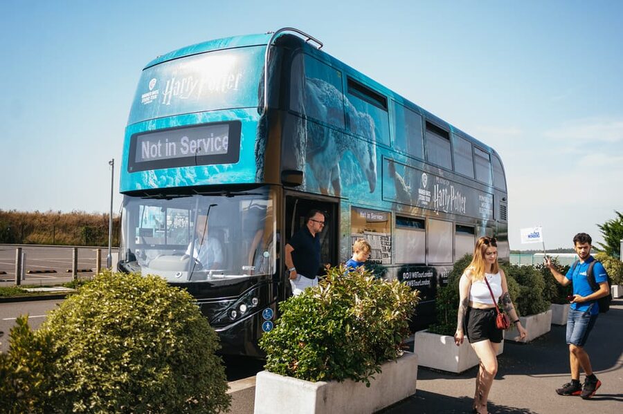 London: Fully-Guided Making of Harry Potter Tour - Food, cafés, and practical comfort
