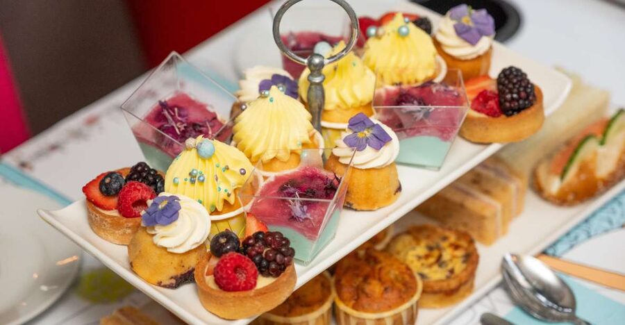 London: Gin and Afternoon Tea Bus Tour with Audio Guide - Key details to know before booking
