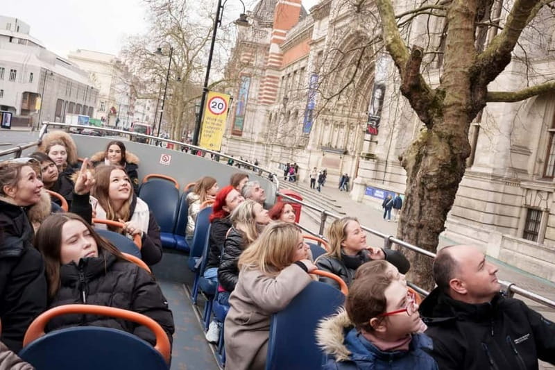 London: Golden Tours Gray Line Hop-on Hop-off Bus Tour - Audio commentary, live guides, and onboard comfort