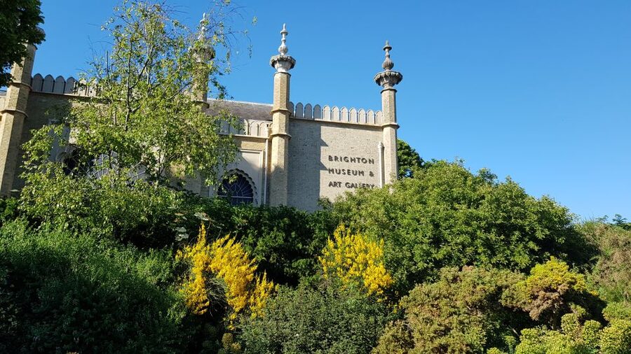 London: Guided Day Trip to Brighton and Seven Sisters - Brighton in one day from central London