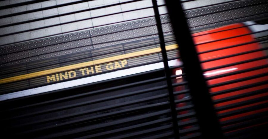 London: Guided Tour of Hidden Tube Station at Charing Cross - Walking Into the Closed Jubilee Line Platforms