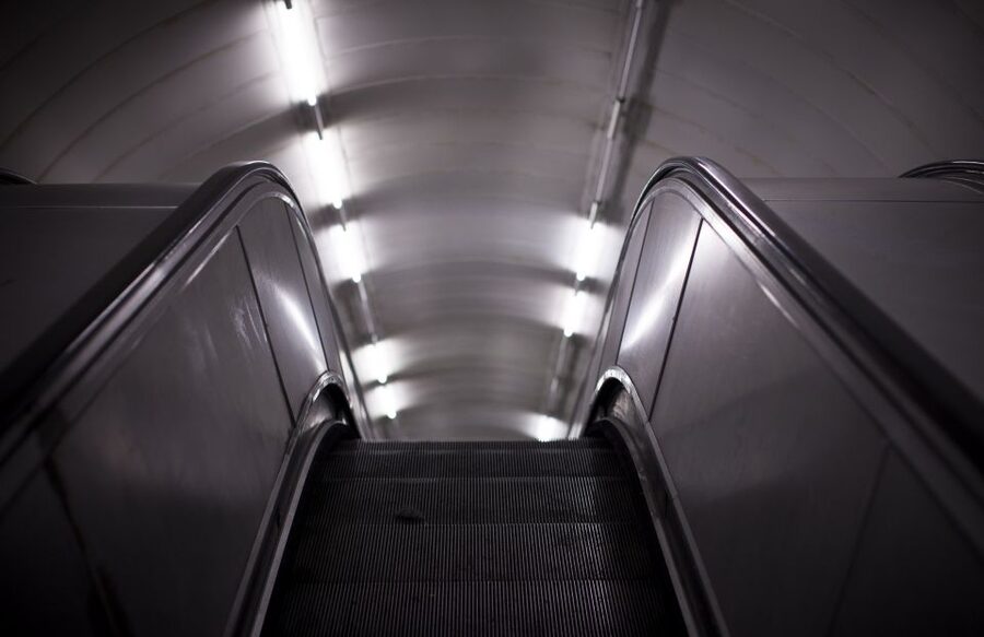 London: Guided Tour of Hidden Tube Station at Charing Cross - Looking Beneath Trafalgar Square