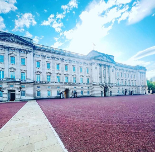 London: Guided Walking Tour with Changing Of The Guard - Key points at a glance