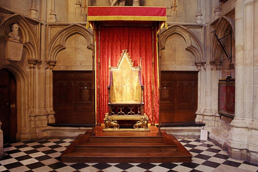 London: Guided Westminster Abbey Tour and Refreshments - Why Westminster Abbey works better with a guide
