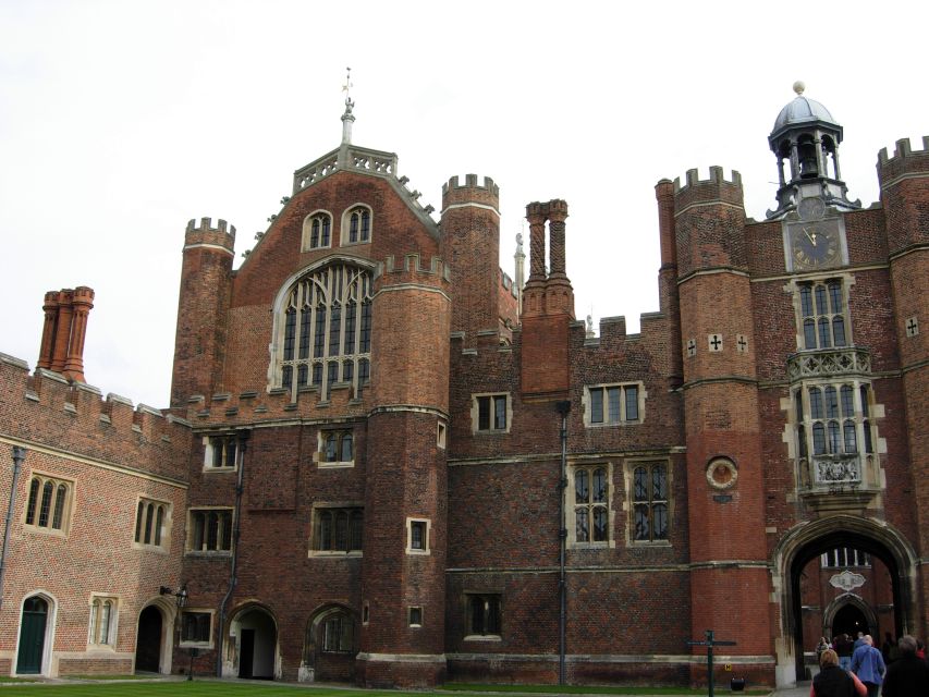 London: Hampton Court Private Guided Tour - William and Mary’s baroque apartments