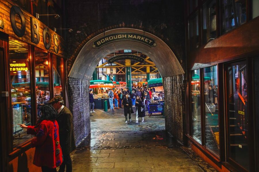 London: Harry Potter Movies Walking Tour (Kids Go Free) - Leicester Square and the heart of London cinema
